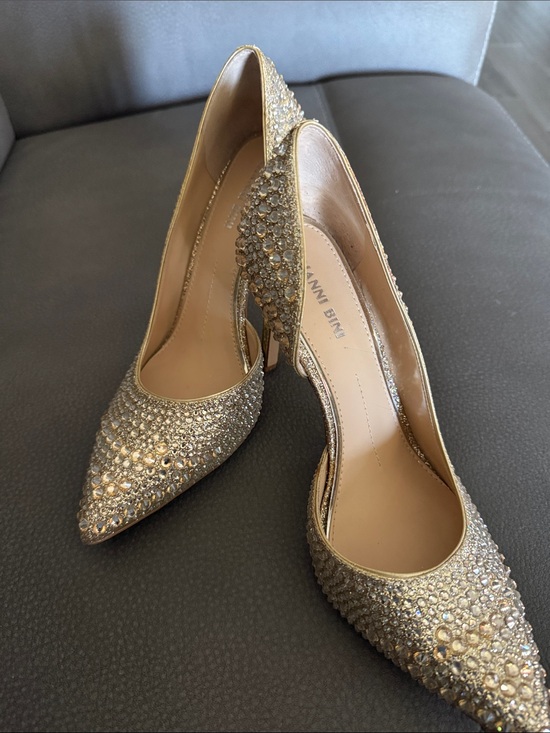 Gianni Bini Shoes - BRAND NEW Gianni Bini Gold Crystal Pointed Toe Pumps